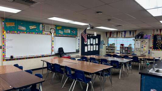 Niguel Hills Middle School Classroom Standard in Laguna Niguel