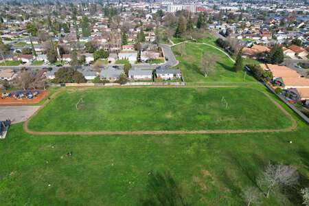 Herman Leimbach Elementary School Track & Field in Sacramento