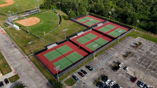 Davis High School Tennis Courts in Houston