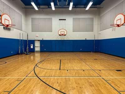 Leslie Middle School Gym - Aux Back in Salem