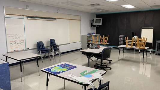 Doby Elementary School (0072) Classroom Standard in Apollo Beach