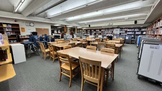 Kennedy Middle School Library in Eugene 2