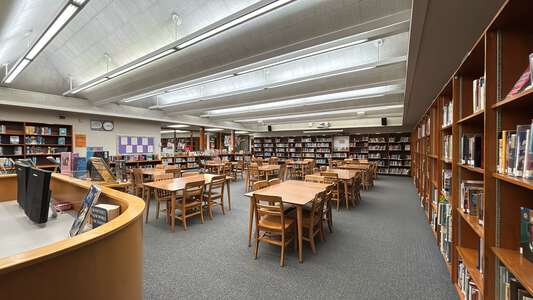 Kennedy Middle School Library in Eugene 5