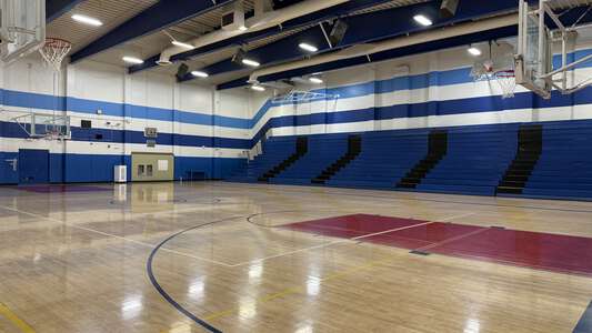 Hosler Middle School Gym in Lynwood