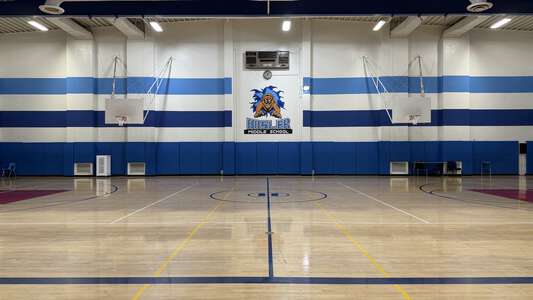 Hosler Middle School Gym in Lynwood