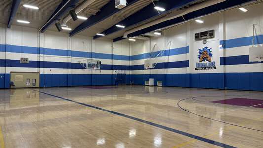 Hosler Middle School Gym in Lynwood