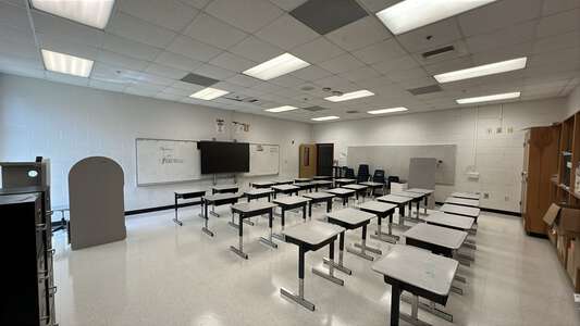 Sequoyah Middle School Classroom Standard in Riverdale 3
