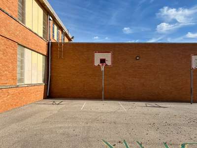 South Hills Elementary School Outdoor Area in Fort Worth