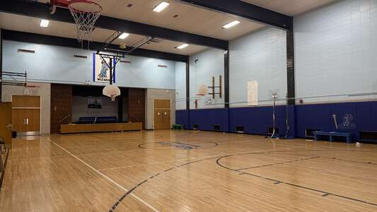 Reavis - William C Reavis Math & Science Specialty Elementary School Gym in Chicago 4