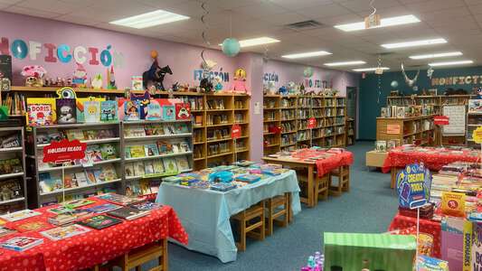 Diamond Hill Elementary School Library in Fort Worth