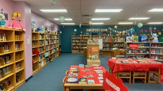 Diamond Hill Elementary School Library in Fort Worth