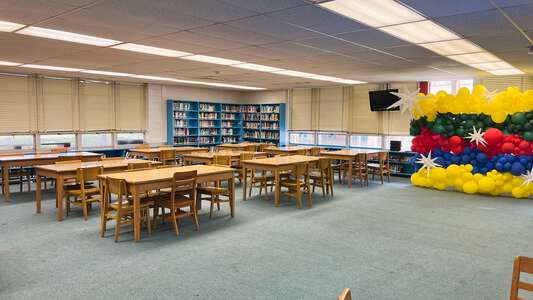 Broadmoor Senior High School Library in Baton Rouge