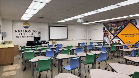 Rio Hondo College Room B118 - Classroom in Whittier 2