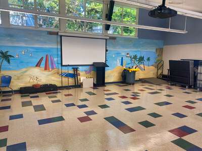 Robinson Elementary School Cafeteria in Manhattan Beach