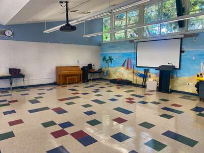 Robinson Elementary School Cafeteria in Manhattan Beach