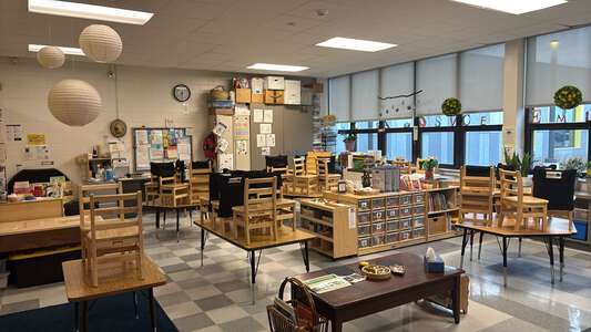 Beard - Daniel C. Beard Elementary School Classroom Standard in Chicago 3