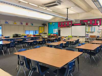 Country Club Elementary School Classroom Standard in San Ramon