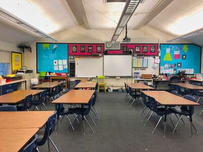 Country Club Elementary School Classroom Standard in San Ramon