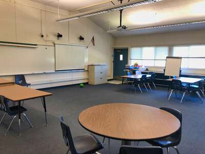 Country Club Elementary School Classroom Standard in San Ramon