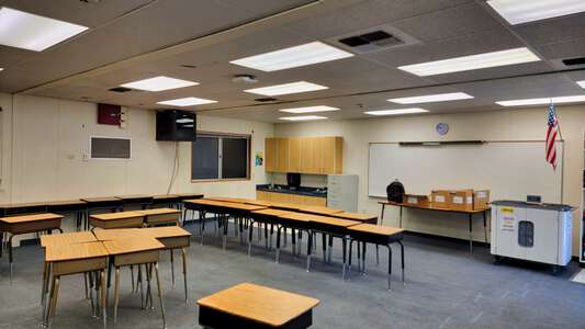Golden Empire Elementary School Classroom Standard in Sacramento