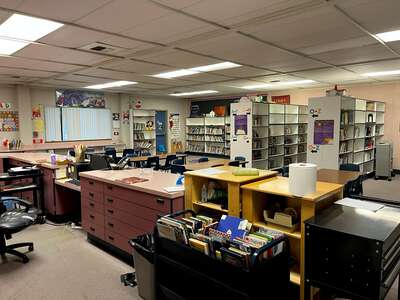Tremont Elementary School Library in Dixon