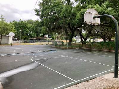 Cleveland Court Elementary School Outdoor Basketball Courts in Lakeland