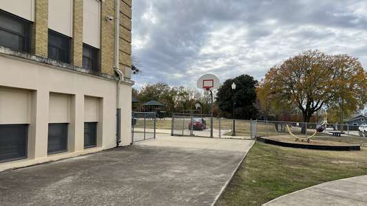 Daggett Elementary School Outdoor Basketball Courts in Fort Worth