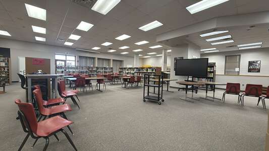 Carl Albert High School Library in Midwest City 2