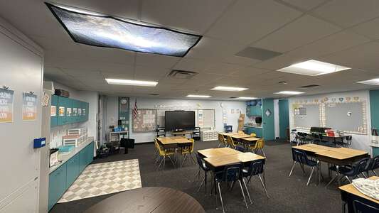 J.D. Floyd Elementary School Classroom Standard in Spring Hill 3