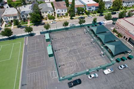Beverly Vista Middle School Outdoor Basketball Courts in Beverly Hills