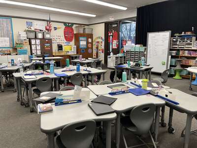 Vinewood Elementary School Classroom Standard in Lodi