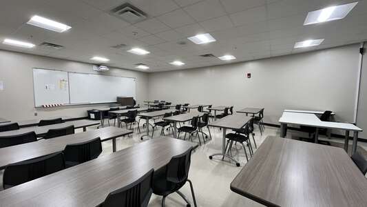 Land O’ Lakes High School Classroom Standard in Land O' Lakes