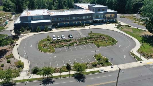 Lake Grove Elementary School Parking Lot - Front in Federal Way 2