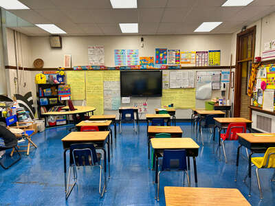 Dixon - Arthur Dixon Elementary School Classroom Standard in Chicago
