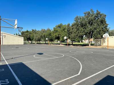 Lawless Elementary School Outdoor Basketball Courts in Fresno