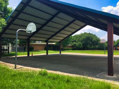 Grissom Elementary Outdoor Basketball Courts in Houston