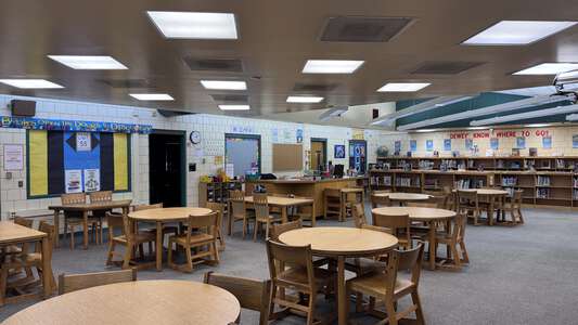 Woodland Acres Elementary School Library (3 hr min) in Jacksonville 3