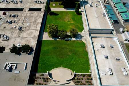 Sinaloa Middle School Quad in Simi Valley