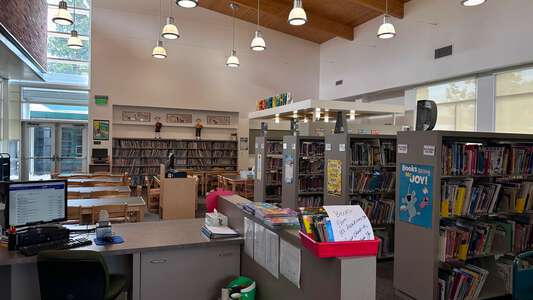 Highland Oaks Elementary School Library in Arcadia