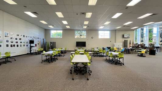 Discovery High School Library in Lawrenceville 3