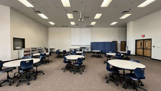 Discovery High School Library in Lawrenceville 4