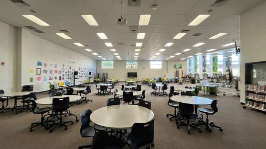 Discovery High School Library in Lawrenceville 5