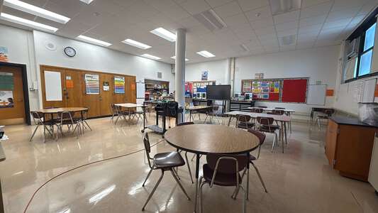 Sumner - Charles Sumner Math & Science Community Academy Classroom Standard in Chicago 2