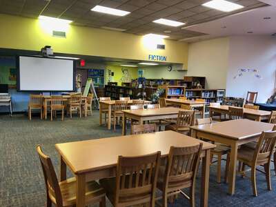 Tomasita Elementary School Library in Albuquerque