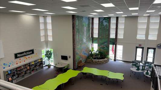 Creekland Middle School Library in Lawrenceville 3