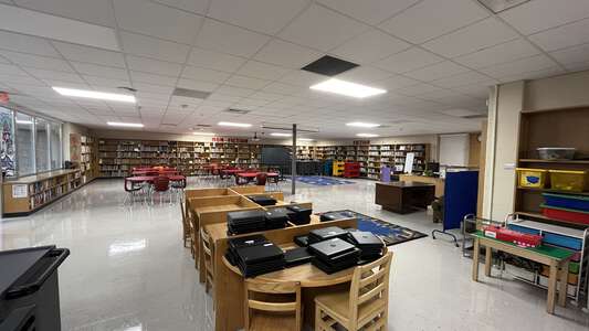 Dunn Elementary School Library in Houston