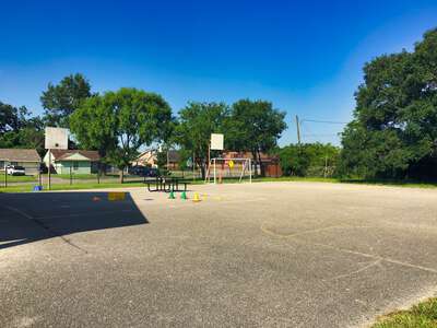 Hartsfield Elementary Outdoor Basketball Courts in Houston