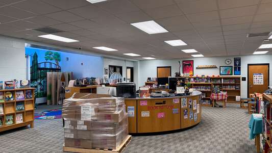 Howe Hall AIMS School Media Center in Goose Creek