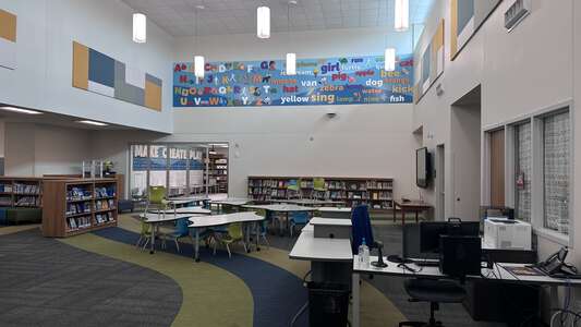 Freeport Elementary School Library in Freeport