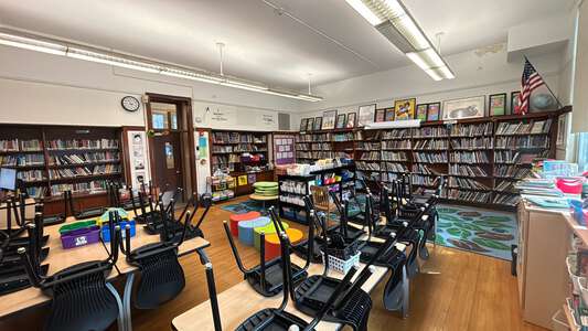 Ebinger - Christian Ebinger Elementary School Library in Chicago 3